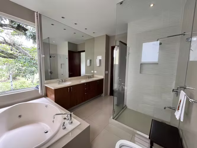 Casa para alquiler y venta con muebles en jaboncillos de Escazu - Imagen 13