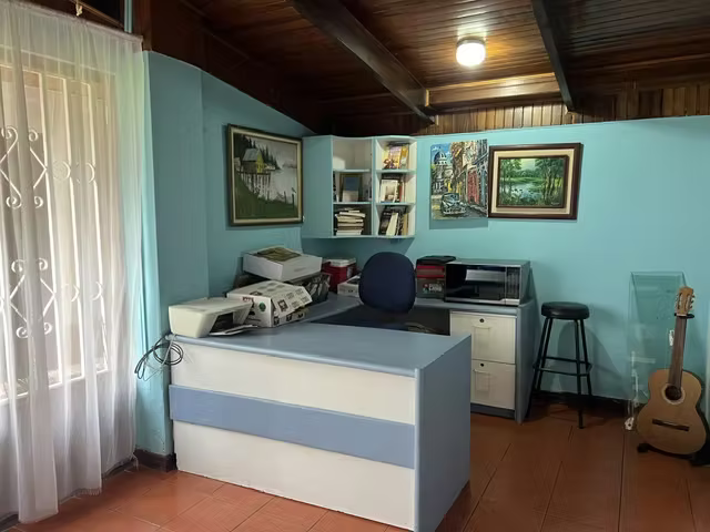 Venta de Casa Independiente en Sabanilla, Montes de Oca