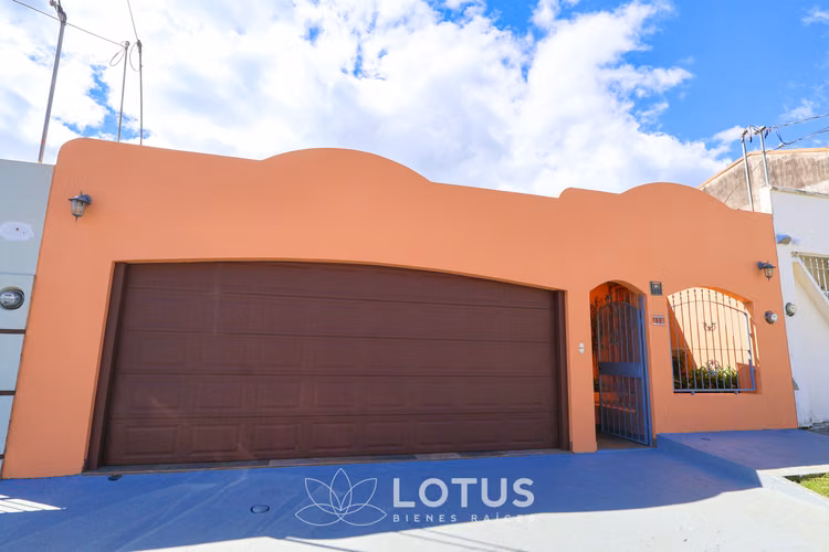 Casa de una Planta en Residencial Estancia Antigua, Tres Ríos, Cód. AJ044