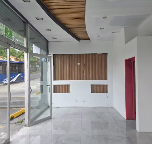 Local comercial de 80 m2 en San Rafael Escazú sobre calle principal - Imagen 3