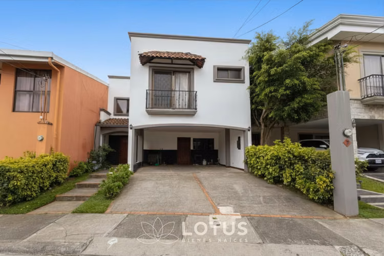 Casa Amplia en Condominio Lomas de Granadilla, Curridabat, Cód. AJ070