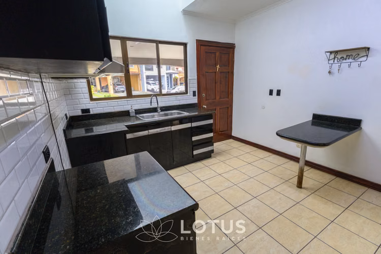 Casa Amplia en Condominio Lomas de Granadilla, Curridabat, Cód. AJ070 - Imagen 18