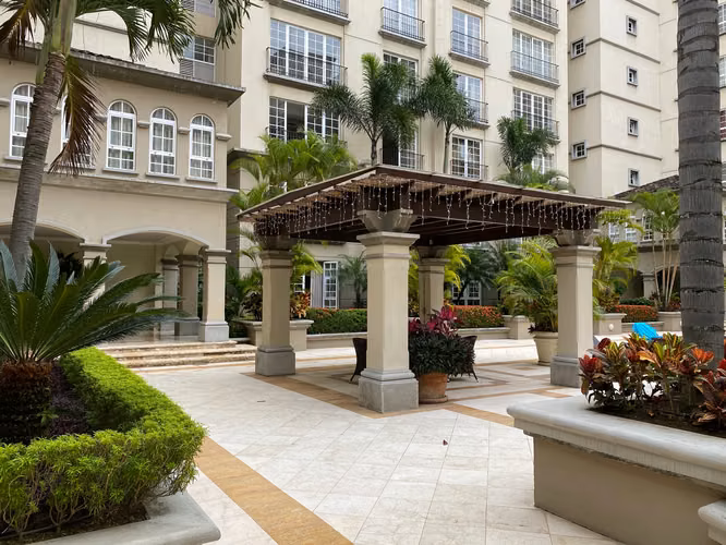 Apartamento en El Cortijo,  Los Laureles, Escazú