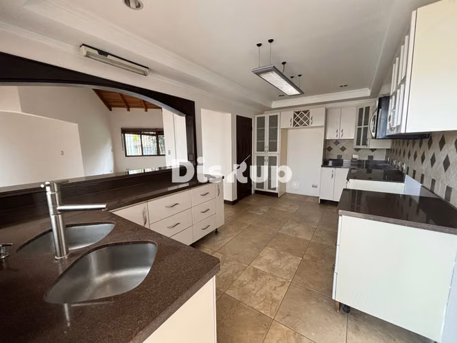 Alquiler de casa de 3 hab. Uso residencial o comercial. Guayabos, Curridabat - Imagen 8