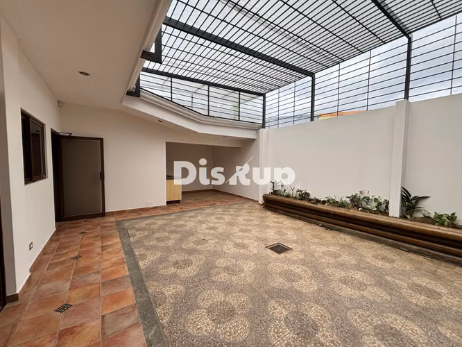 Alquiler de casa de 3 hab. Uso residencial o comercial. Guayabos, Curridabat - Imagen 10