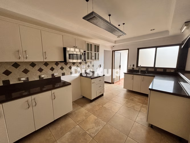 Alquiler de casa de 3 hab. Uso residencial o comercial. Guayabos, Curridabat - Imagen 6