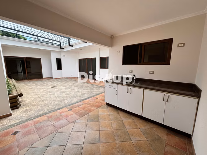 Alquiler de casa de 3 hab. Uso residencial o comercial. Guayabos, Curridabat - Imagen 12