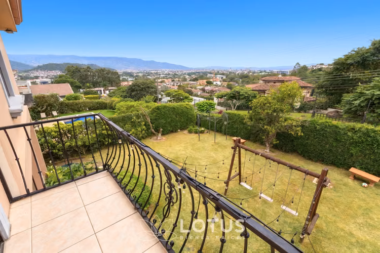 Casa de Lujo en Condominio Colinas de Montealegre, Curridabat, Cód. AJ072