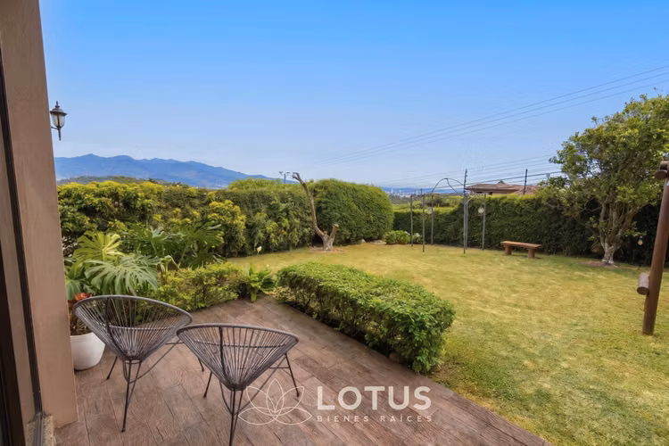 Casa de Lujo en Condominio Colinas de Montealegre, Curridabat, Cód. AJ072