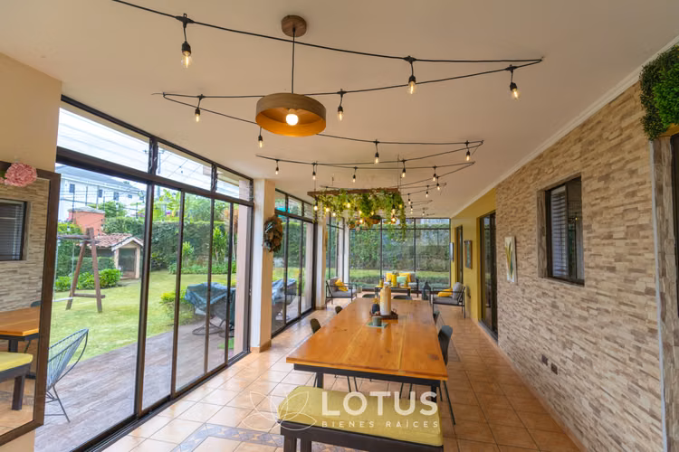 Casa de Lujo en Condominio Colinas de Montealegre, Curridabat, Cód. AJ072