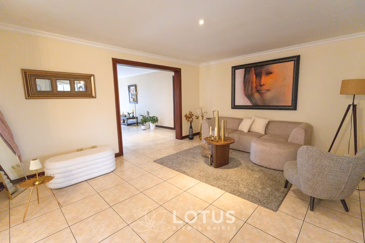Casa de Lujo en Condominio Colinas de Montealegre, Curridabat, Cód. AJ072