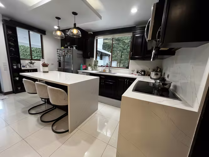 Venta casa moderna amplia en Los Ángeles de san rafael Heredia - Imagen 4