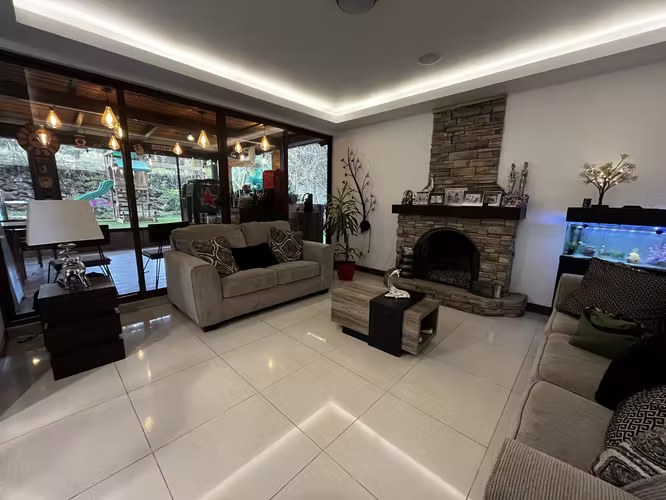 Venta casa moderna amplia en Los Ángeles de san rafael Heredia - Imagen 6