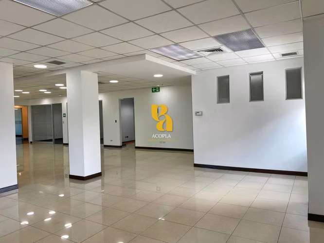 Alquiler de oficina u local de 300m2 en Escazú. Excelente ubicación - Imagen 12
