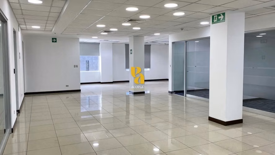 Alquiler de oficina u local de 300m2 en Escazú. Excelente ubicación - Imagen 11