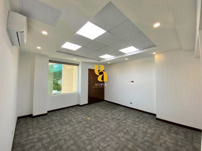 Alquiler de oficina u local de 300m2 en Escazú. Excelente ubicación - Imagen 8