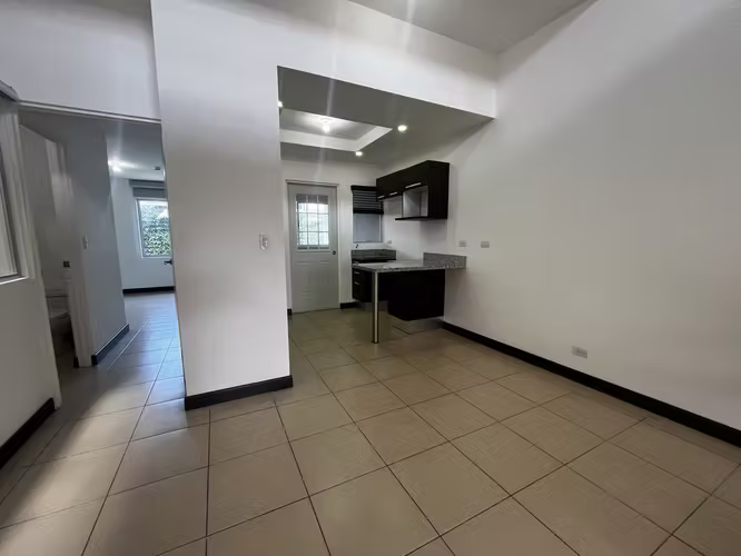 Alquiler apartamento amplio en San Pablo Heredia, condominio con piscina - Imagen 6