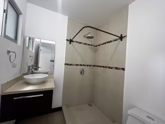 Alquiler apartamento amplio en San Pablo Heredia, condominio con piscina - Imagen 9