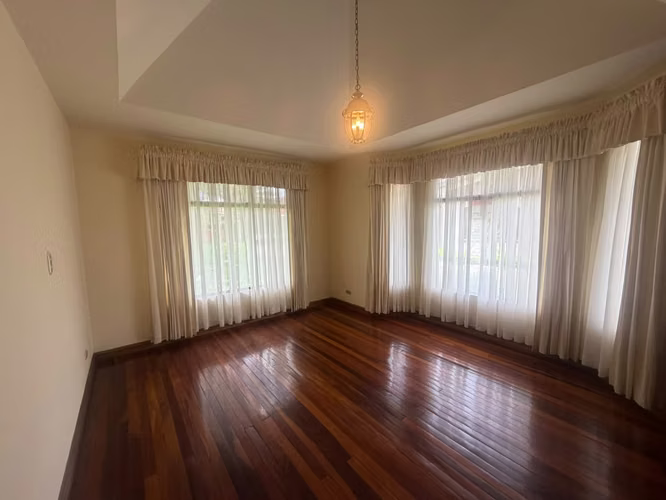 AMPLIA CASA EN VENTA  –  SAN RAFAEL DE HEREDIA - Imagen 10
