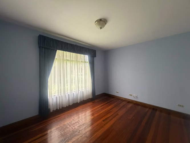 AMPLIA CASA EN VENTA  –  SAN RAFAEL DE HEREDIA - Imagen 12