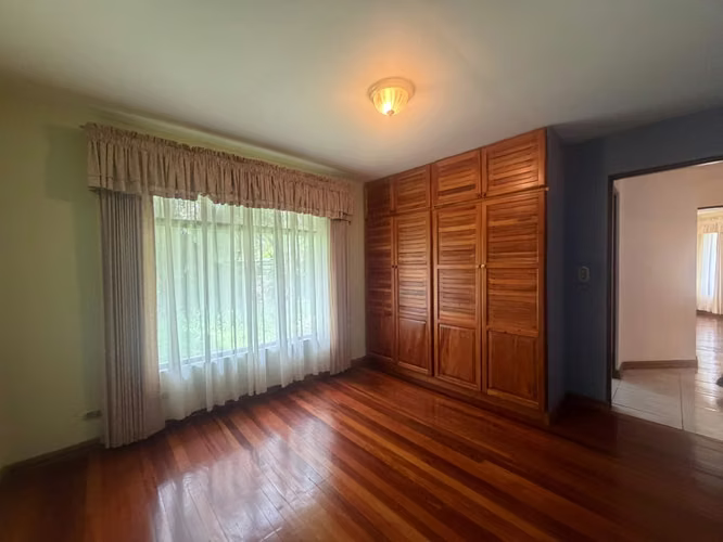 AMPLIA CASA EN VENTA  –  SAN RAFAEL DE HEREDIA - Imagen 11