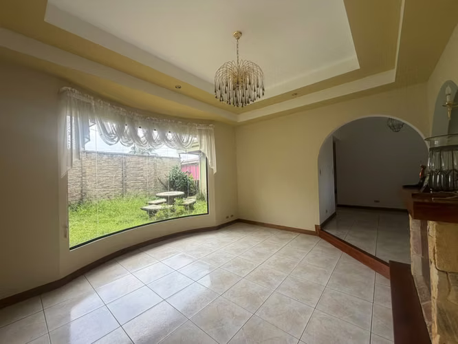 AMPLIA CASA EN VENTA  –  SAN RAFAEL DE HEREDIA - Imagen 5