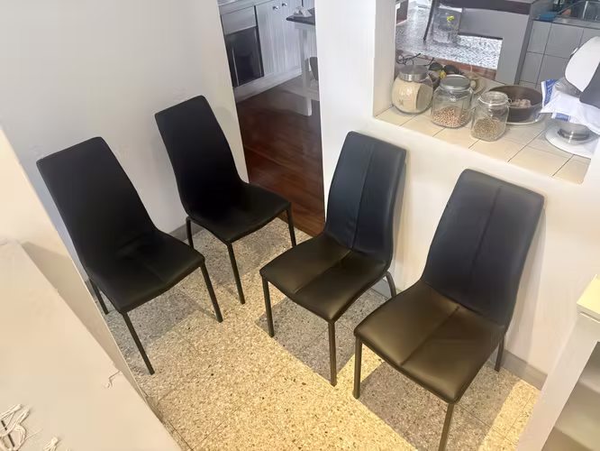 Juego de sillas de La Artística