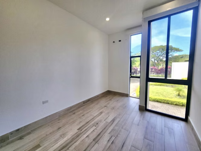 ALQUILER DE CASA EN CONDOMINIO EN LINDORA DE SANTA ANA - Imagen 2
