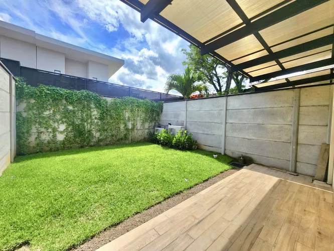 ALQUILER DE CASA EN CONDOMINIO EN LINDORA DE SANTA ANA - Imagen 6
