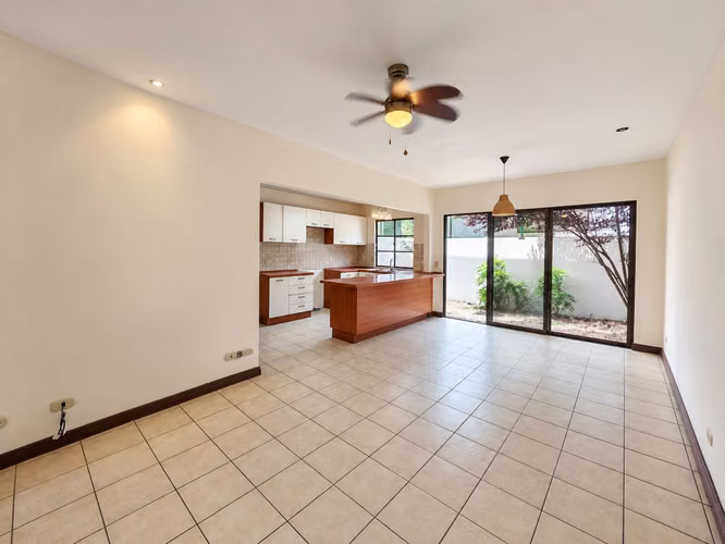 Casa en venta, Santa Ana Centro.