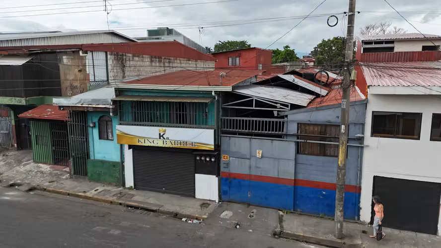  ¡INVERSIÓN ESTRATÉGICA SOBRE CALLE PRINCIPAL EN SAN JOSÉ!  - Imagen 6