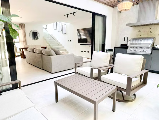 Venta de casa en condominio en Guachipelín - Imagen 5
