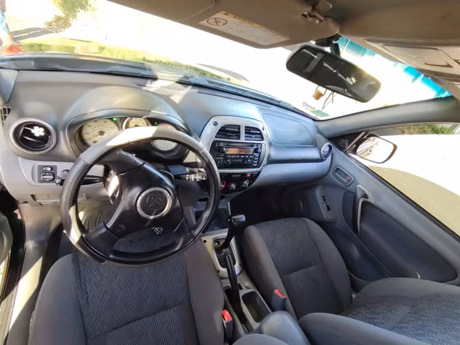 Rav4 4x4 Automático - Imagen 4