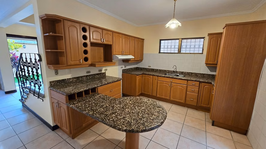 Alquiler en Belén,  Residencial Doña Claudia (Ciudad Cariari), ubicación privilegiada. - Imagen 9