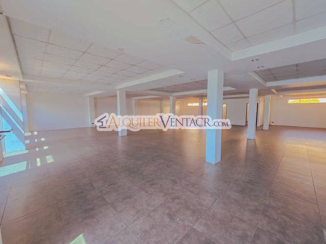 EDIFICIO DE 951 M2 PARA OFICINAS O COMERCIO EN SANTA ANA POZOS