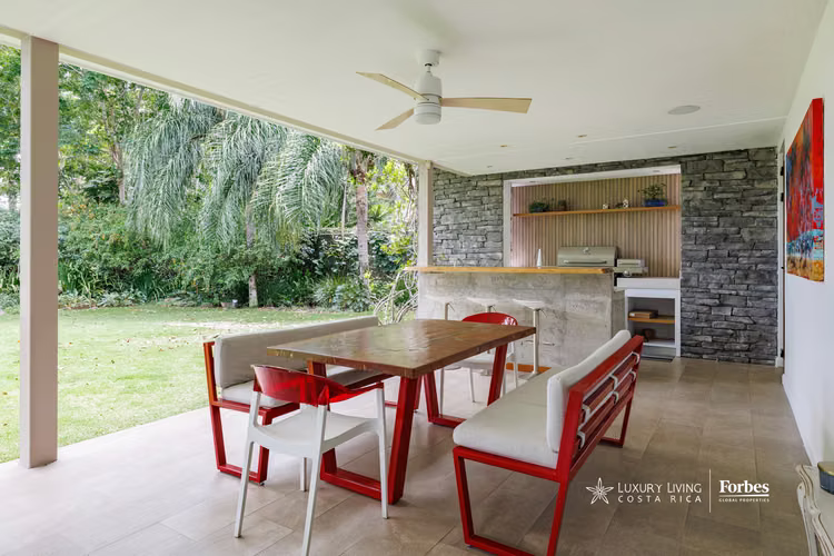 21465 - Casa moderna de 6 hab, piscina, jardín y terraza frente a campo de golf - Imagen 8