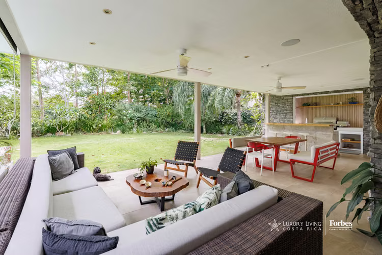 21465 - Casa moderna de 6 hab, piscina, jardín y terraza frente a campo de golf - Imagen 9