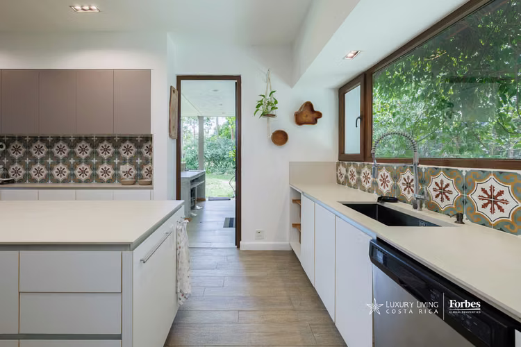 21465 - Casa moderna de 6 hab, piscina, jardín y terraza frente a campo de golf - Imagen 19