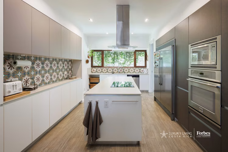 21465 - Casa moderna de 6 hab, piscina, jardín y terraza frente a campo de golf - Imagen 17