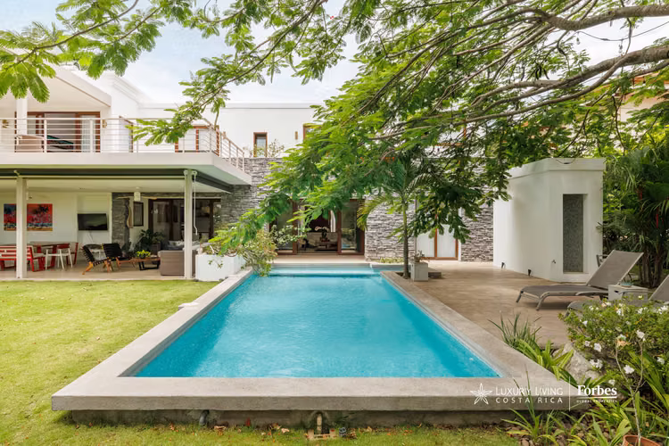 21465 - Casa moderna de 6 hab, piscina, jardín y terraza frente a campo de golf - Imagen 12