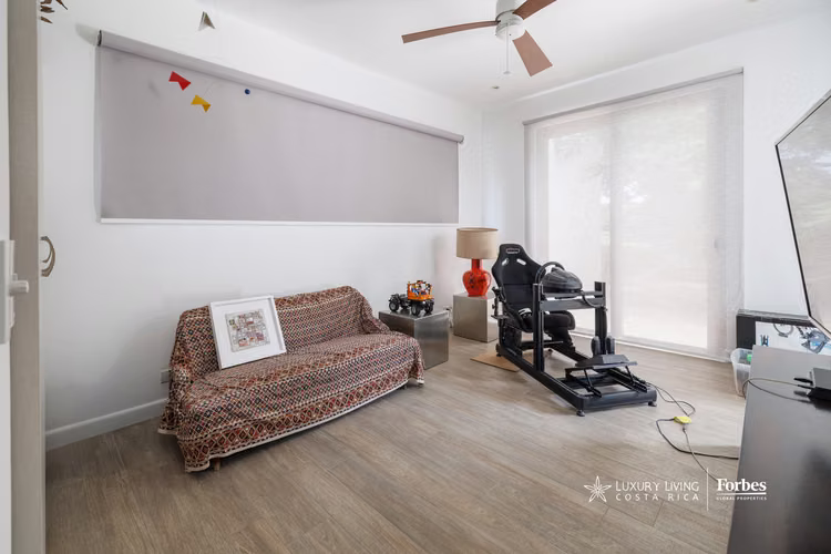 21465 - Casa moderna de 6 hab, piscina, jardín y terraza frente a campo de golf - Imagen 16