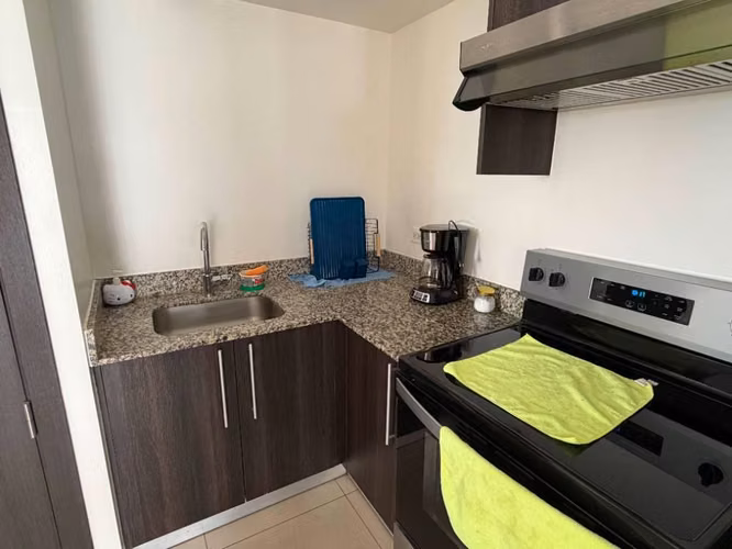 Se alquila apartamento amueblado en Condominio Cipreses de Granadilla -Curridabat - Imagen 4
