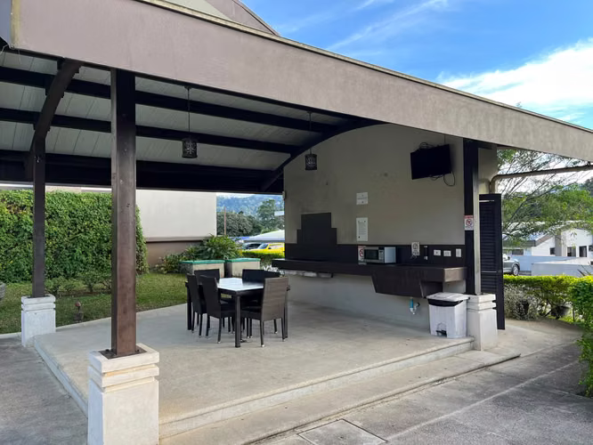 ¡Apartamento en alquiler en Lomas de Ayarco, Curridabat!