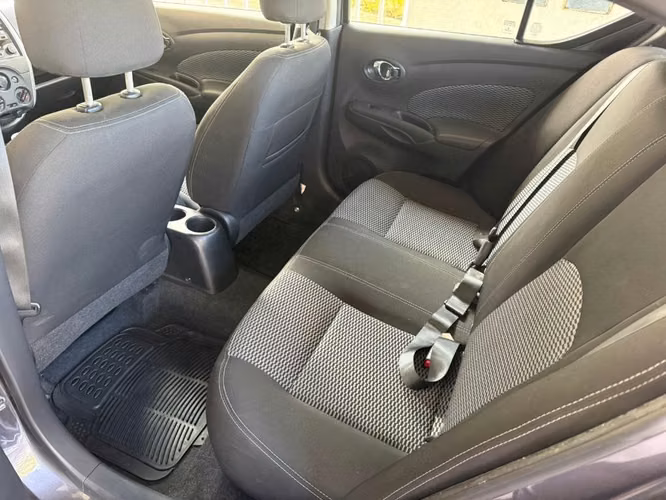 Nissan Versa Automático 2017 - Imagen 4