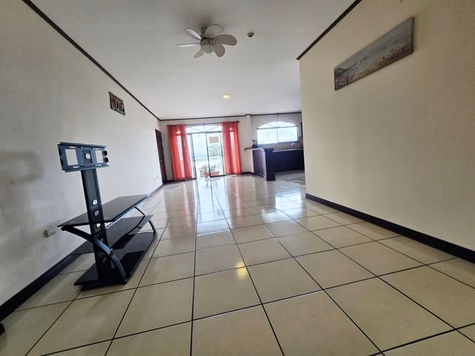Alquiler de apartamento semi amoblado en la Uruca - Imagen 4