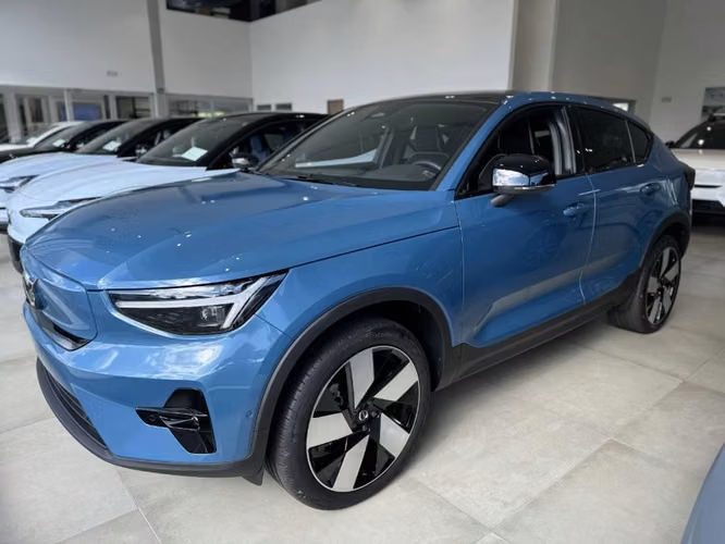 C40 P8 ULTRA 4X4 - Imagen 2