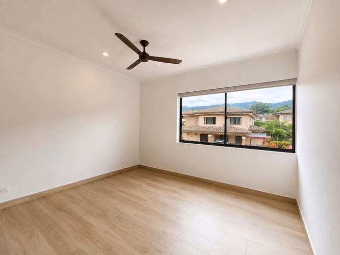 Venta I Alquiler Casa Familiar 3 Habitaciones con Amplio Jardín, Oficina y Rancho en Santa Ana ID27330 - Imagen 9