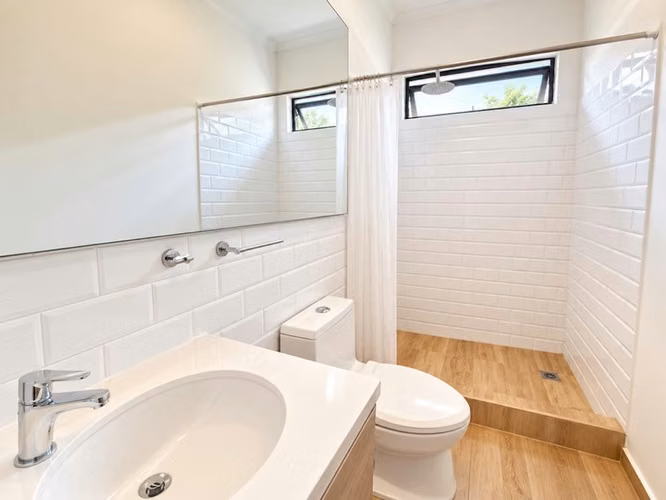 Venta I Alquiler Casa Familiar 3 Habitaciones con Amplio Jardín, Oficina y Rancho en Santa Ana ID27330 - Imagen 11