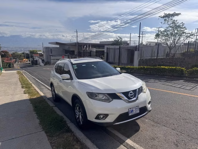 NISSAN X-TRAIL 2017 EXCELENTES CONDICIONES - Imagen 2