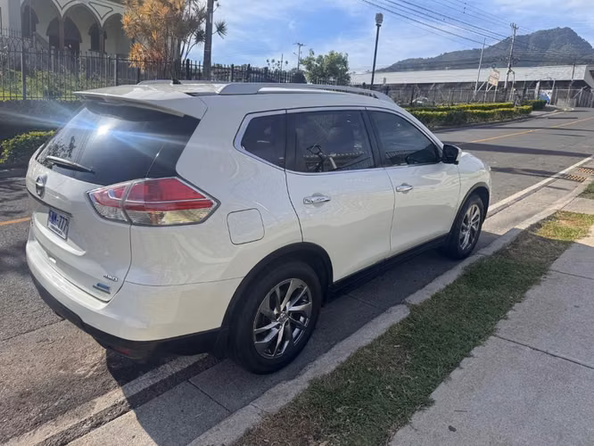 NISSAN X-TRAIL 2017 EXCELENTES CONDICIONES - Imagen 3